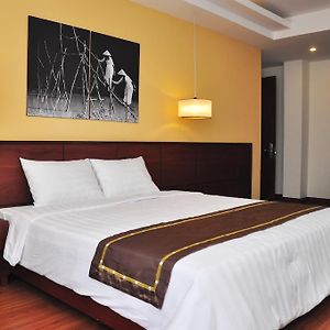 Golden Summer Hotel